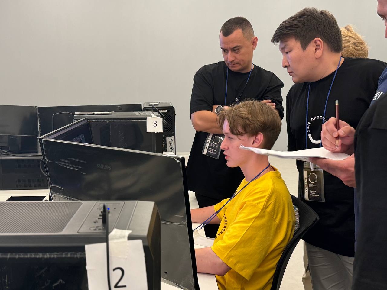 Обучение школьников веб-технологиям Обучение школьников веб-технологиям